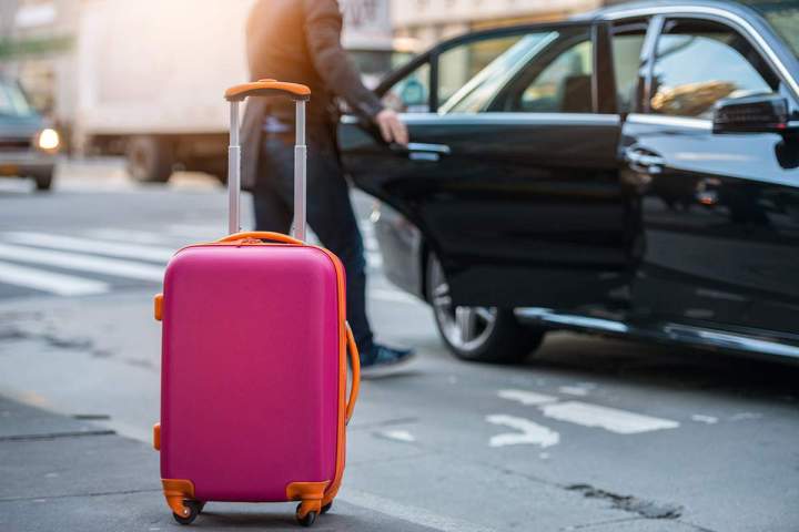 Nous garantissons un service de transfert gare/aéroport fiable et ponctuel.